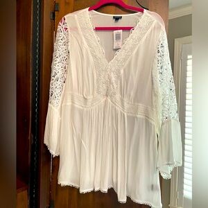 Torrid white tunic with lace - 1X